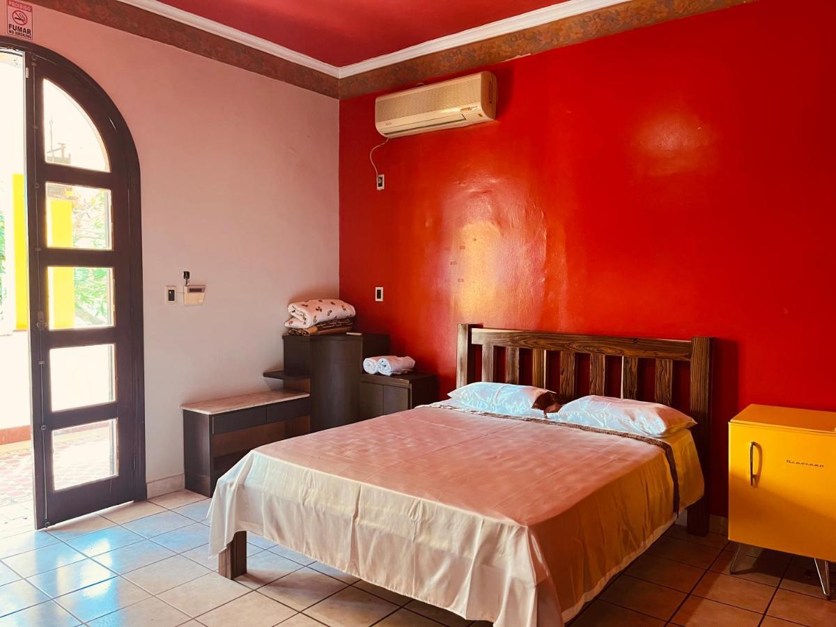 Dom Alberto Hostel Corumbá Buitenkant foto