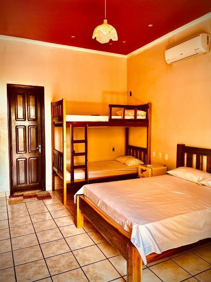 Dom Alberto Hostel Corumbá Buitenkant foto