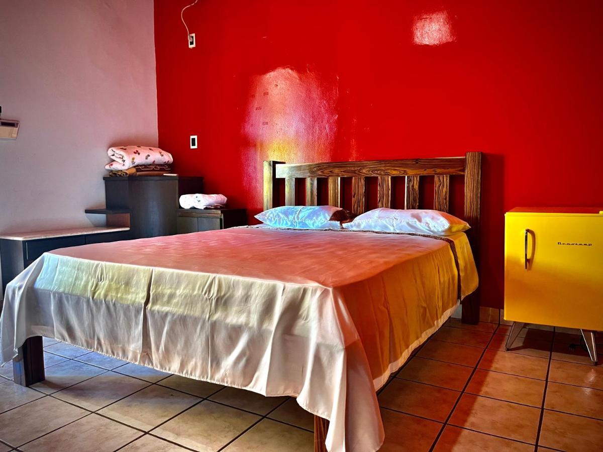 Dom Alberto Hostel Corumbá Buitenkant foto