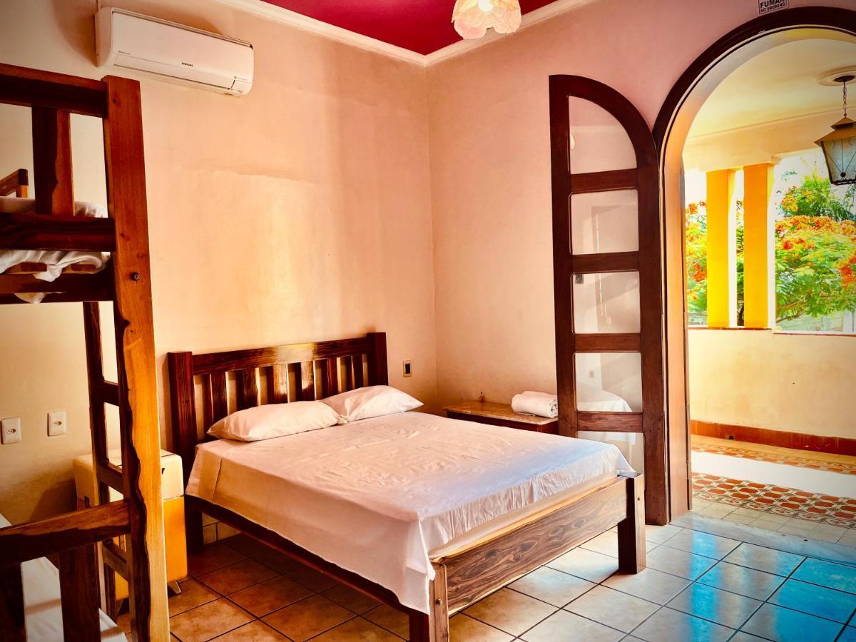 Dom Alberto Hostel Corumbá Buitenkant foto